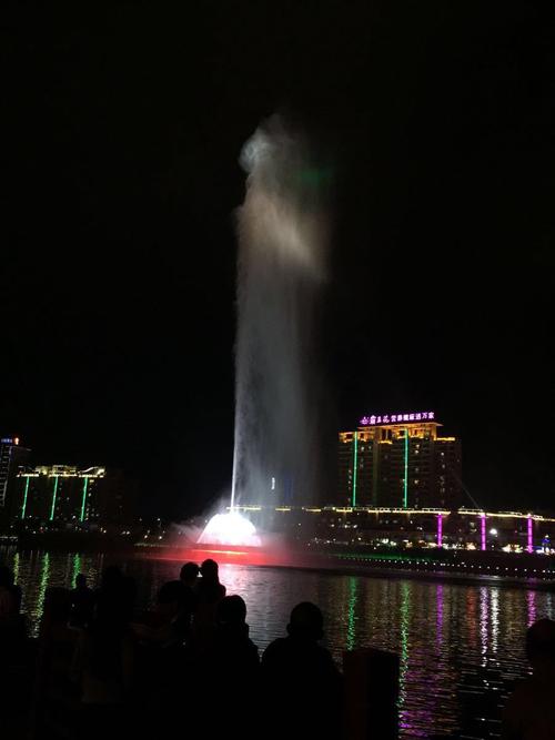 亚洲第一高喷泉-亚洲第一高喷泉在哪个城市